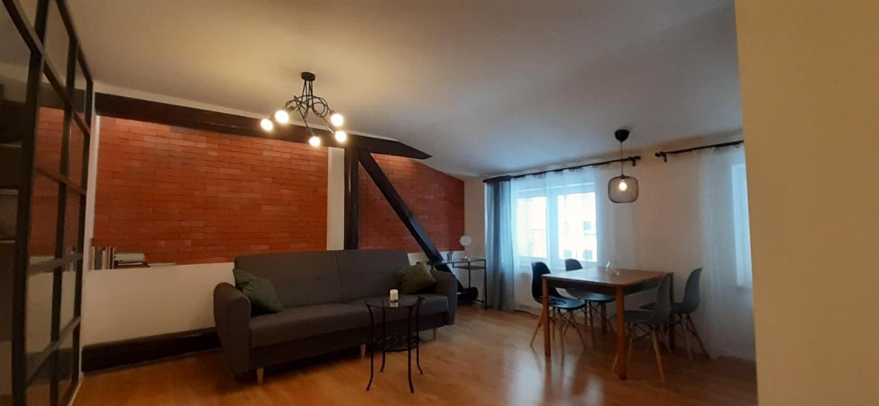 Old Town Apartment Тарнов Екстериор снимка